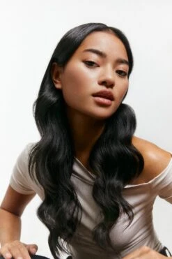 Maria Nila Shaping Heat Spray 250ml 7 Maria Nila Shaping Heat Spray 250ml -Haarverzorging Verkoopwinkel img shaping heat spray 01 2023 09 25